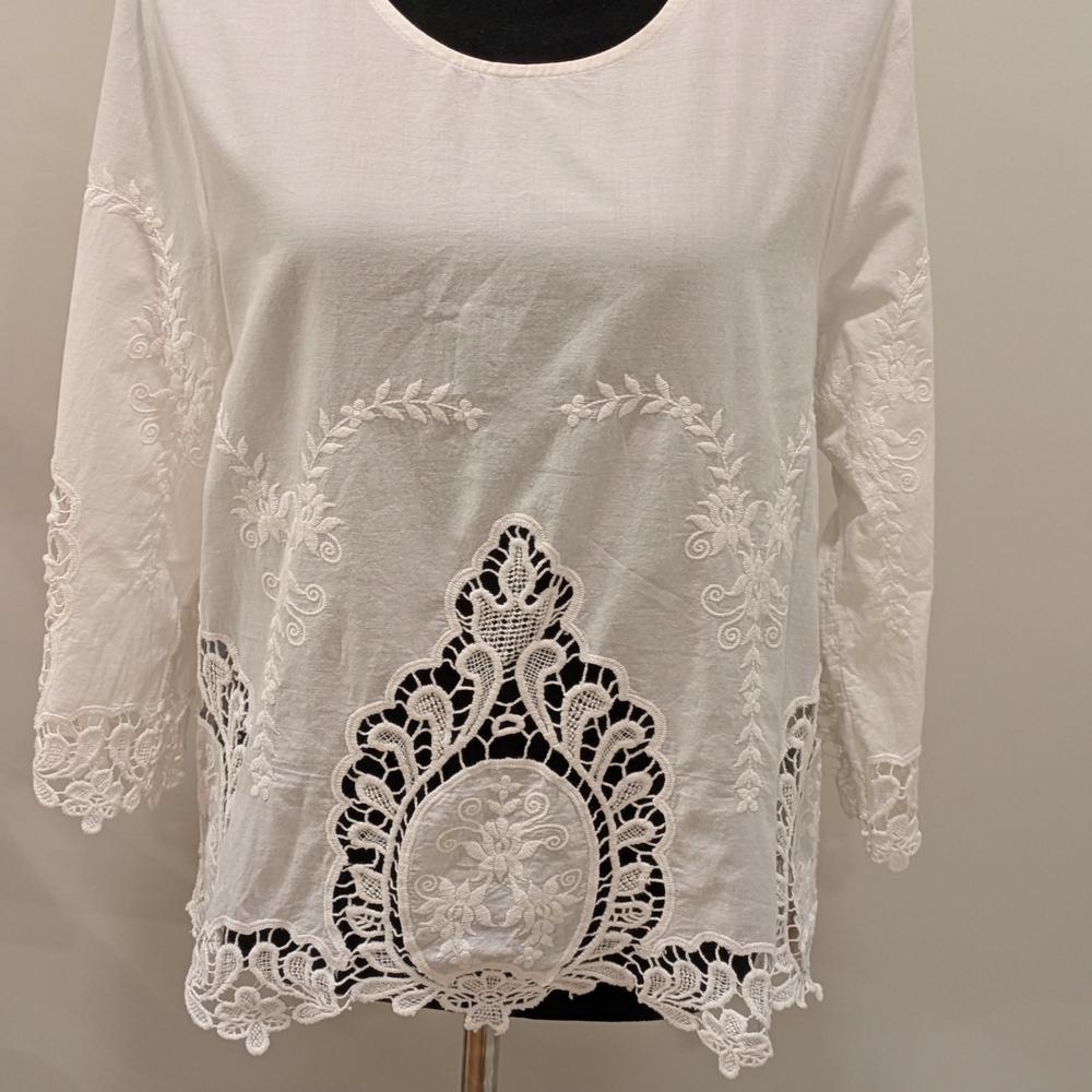 Elegant White Lace Embroidered Women's Top Size Medium 100% Cotton